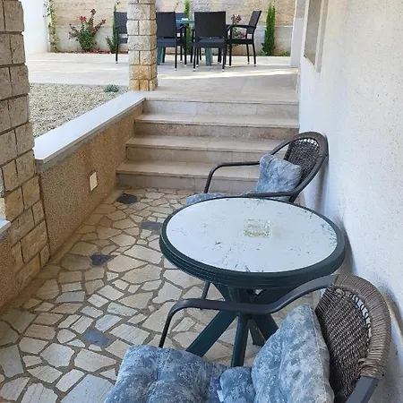 Triple 2379b 3* Selce